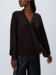 Sweter z ozdobnym wiązaniem - brązowy. Brązowe swetry Reserved, l, bez wzorów, z dzianiny, bez ramiączek. Za 119.99 zł.