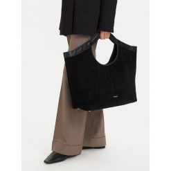 Torebka GINO ROSSI. Czarne shopper bag Gino Rossi, bez wzorów, bez dodatków. Za 699.99 zł.