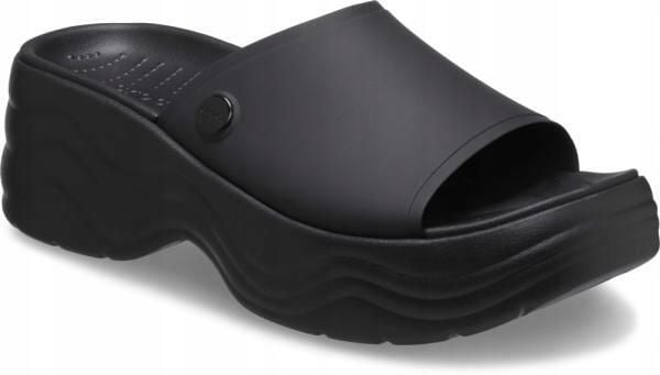 Klapki Dla Dorosłych Crocs Skyline Slide. Czarne klapki Crocs, bez wzorów, z materiału, bez obcasa, bez zapięcia. Za 197.99 zł.