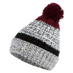 Czapka Zimowa czapka z daszkiem i lekką polarową podszewką. Czarne czapki z daszkiem GUGGEN MOUNTAIN, na zimę, bez wzorów, z dzianiny, eleganckie. W wyprzedaży za 149.48 zł.