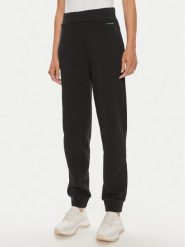 Calvin Klein Spodnie dresowe Nano Logo K20K207214 Czarny Relaxed Fit. Czarne spodnie dresowe Calvin Klein, bez wzorów, z bawełny. Za 259.99 zł.