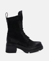 ZAMSZOWE BOTKI DAMSKIE A89214 NERO. Botki Venezia, bez wzorów, ze skóry, bez obcasa, bez zapięcia. Za 769.00 zł.