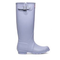 Kalosze Hunter. Fioletowe kalosze Hunter, bez wzorów, bez zapięcia. Za 279.99 zł.