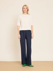 BGN Sweter w kolorze kremowym rozmiar: 34. Brązowe swetry BGN, bez wzorów, bez ramiączek. Za 121.99 zł.