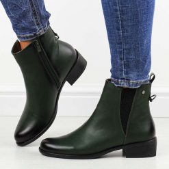 Zielone płaskie botki damskie M.Daszyński Sa198-30. Zielone botki M.Daszyński, bez wzorów, z materiału, eleganckie, bez obcasa, na obcasie, bez zapięcia. Za 199.00 zł.