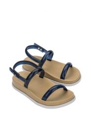 Melissa Sandały w kolorze granatowym rozmiar: 35/36. Niebieskie sandały Melissa, bez wzorów, klasyczne, z otwartym noskiem, bez obcasa, bez zapięcia. Za 143.95 zł.