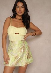 Żółte Spódnico-Szorty High Waist Ozdobione Metaliczną Nicią Rinesia. Żółte szorty Renee, z aplikacjami, eleganckie. W wyprzedaży za 95.99 zł.