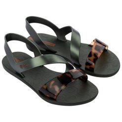 Sandały Ipanema Vibe 82429BD417 zielone. Zielone sandały bez wzorów, z gumy, bez obcasa, bez zapięcia. Za 235.14 zł.