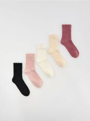 Skarpetki z bawełną 5 pack - różowy. Czerwone skarpetki Reserved, bez wzorów, z bawełny. Za 49.99 zł.