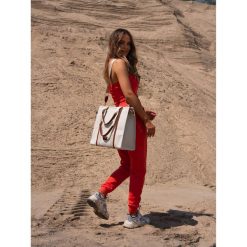 Modna shopperka damska w brązowo-beżowym kolorze z regulowanym paskiem w zestawie Peterson PTN CAN-04. Brązowe torebki klasyczne Peterson, bez wzorów, z poliamidu, eleganckie, na ramię, bez dodatków. Za 139.99 zł.