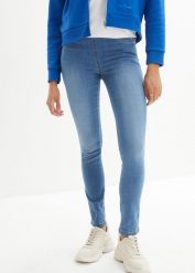 Wygodne tregginsy ze stretchem. Niebieskie jeansy bonprix, bez wzorów, z jeansu. Za 74.99 zł.