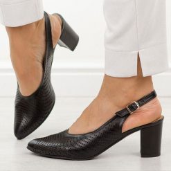 Cappucciono skórzane Polskie czółenka damskie Deoni D136. Czółenka Deoni, na lato, w ażurowe wzory, ze skóry, biznesowe, bez obcasa, na obcasie, bez zapięcia. Za 429.00 zł.