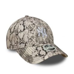 Czapka z daszkiem New Era femme New York Yankees 9Forty. Szare czapki z daszkiem New Era, bez wzorów, z bawełny, eleganckie. Za 153.00 zł.