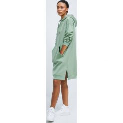 Medicine bluza damska kolor zielony z kapturem gładka. Zielone bluzy MEDICINE, l, bez wzorów, z kapturem. Za 139.90 zł.