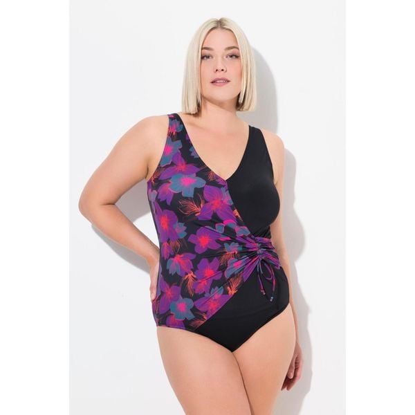 Damski Strój kąpielowy kwiaty miękkie miseczki kopertowy styl. Czarne stroje jednoczęściowe Ulla Popken, bez wzorów, z elastanu, sportowe. Za 294.99 zł.