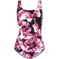 Kostium kąpielowy bonprix różowy hibiskus - czarno-biało-jasnoróżowy. Czerwone stroje jednoczęściowe bonprix, z aplikacjami. Za 49.99 zł.