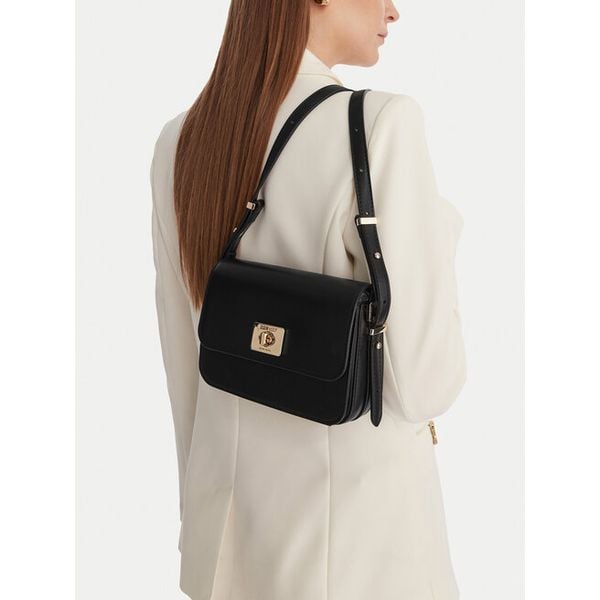 Torebka Nine West. Czarne listonoszki Nine West, bez wzorów, bez dodatków. Za 199.99 zł.