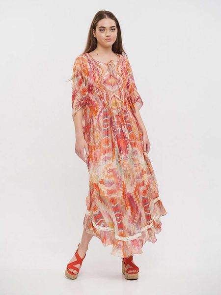 BLE Sukienka w kolorze czerwonym rozmiar: onesize. Czerwone sukienki BLE, z aplikacjami, z wiskozy, bez kołnierzyka, bez ramiączek, maxi, rozkloszowane. Za 272.95 zł.