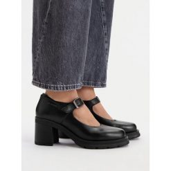 Czółenka G-Star. Czarne czółenka G-Star, bez wzorów, retro, bez obcasa, bez zapięcia. Za 299.99 zł.