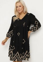 Czarna Bawełniana Sukienka Pudełkowa w Geometryczny Wzór Claradina. Czarne sukienki Born2be, l, bez wzorów, z bawełny, eleganckie, bez kołnierzyka, plus size, bez ramiączek, midi. Za 89.99 zł.