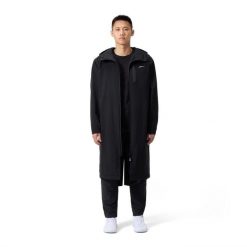 Kurtka Sportowa Parka Speedo Pro Parka. Czarne szlafroki damskie Speedo, uniwersalny, bez wzorów, bez ramiączek. Za 857.99 zł.