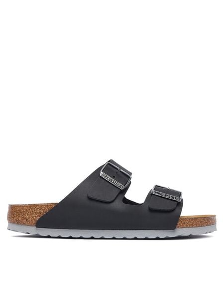 Birkenstock Klapki Arizona 1032047 Czarny. Czarne klapki Birkenstock, bez wzorów, z syntetyku, bez obcasa, bez zapięcia. Za 323.99 zł.