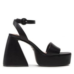 Sandały Steve Madden. Czarne sandały Steve Madden, bez wzorów, bez obcasa, na słupku, bez zapięcia. Za 339.99 zł.