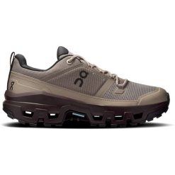 Buty damskie On Cloudrock Low Waterproof. Zielone trekkingi On, bez wzorów, z gumy, bez zapięcia, trekkingowe. Za 909.99 zł.