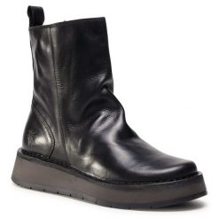Botki Fly London. Czarne botki Fly London, bez wzorów, bez obcasa, na płaskiej podeszwie, bez zapięcia. Za 539.99 zł.