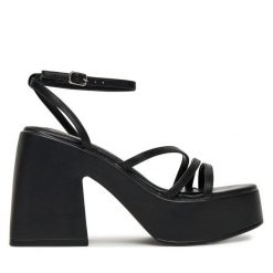 Sandały DeeZee. Czarne sandały DeeZee, bez wzorów, bez obcasa, na słupku, bez zapięcia. Za 139.99 zł.