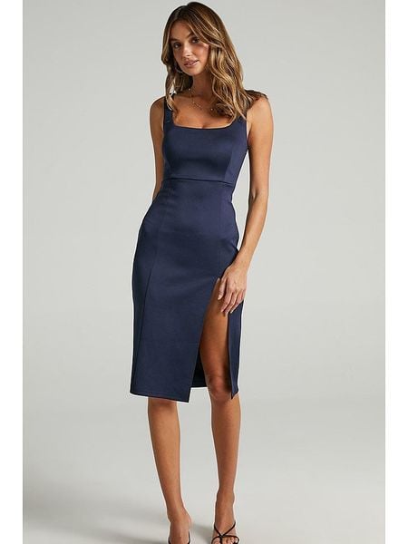 MADMEXT Sukienka w kolorze granatowym rozmiar: M. Niebieskie sukienki MADMEXT, m, bez wzorów, bez kołnierzyka, bez ramiączek, midi. Za 121.99 zł.