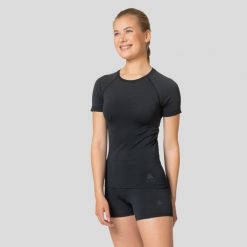 Koszulka termoaktywna z krótkim rękawem damska Odlo PERFORMANCE LIGHT ECO. Czarne t-shirty sportowe ODLO, bez wzorów, bez ramiączek. Za 255.30 zł.