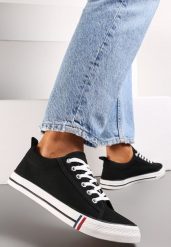 Czarne Trampki przed Kostkę Sznurowane Islatia. Czarne trampki Renee, z aplikacjami, z jeansu, eleganckie, przed kostkę, bez zapięcia. W wyprzedaży za 43.99 zł.