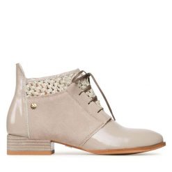 Botki Maciejka. Brązowe botki Maciejka, bez wzorów, bez obcasa, na płaskiej podeszwie, bez zapięcia. Za 479.99 zł.