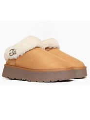 ISLAND BOOT Botki "Insha" w kolorze jasnobrązowym rozmiar: 39. Brązowe botki Island Boot, bez wzorów, z materiału, bez obcasa, na platformie, bez zapięcia. Za 192.33 zł.