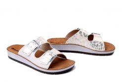 INBLU CP-63 001 biały, klapki damskie. Białe klapki Inblu, bez wzorów, bez obcasa, bez zapięcia. Za 80.99 zł.