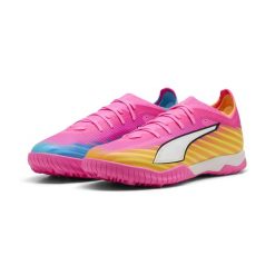 Buty piłkarskie PUMA Ultra 6 Match TT. Białe buty treningowe Puma, bez wzorów, z materiału, bez zapięcia, do biegania. Za 354.03 zł.