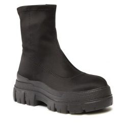 Botki Jenny Fairy. Czarne botki Jenny Fairy, bez wzorów, bez obcasa, na płaskiej podeszwie, bez zapięcia. Za 149.99 zł.