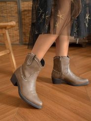 Sixth Sens Kowbojki w kolorze khaki rozmiar: 36. Brązowe kozaki Sixth Sens, na zimę, bez wzorów, bez obcasa, bez zapięcia. Za 152.99 zł.