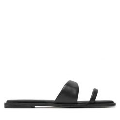 Klapki Calvin Klein. Czarne klapki Calvin Klein, bez wzorów, bez obcasa, bez zapięcia. Za 419.99 zł.
