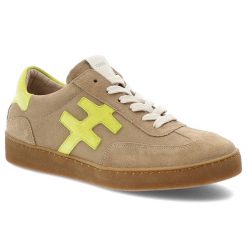 Beżowe Sneakersy Karino Sportowe Obuwie Damskie. Brązowe buty treningowe Karino, bez wzorów, z gumy, bez zapięcia. Za 449.99 zł.