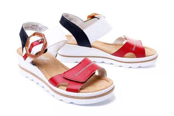 RIEKER 67476-33 red combination, sandały damskie. Czerwone sandały Rieker, bez wzorów, bez obcasa, na koturnie, bez zapięcia. Za 299.90 zł.