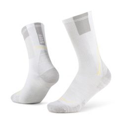 Skarpety biegowe Buff Coolnet Crew Sock CC. Białe skarpetki Buff, bez wzorów, z elastanu. Za 108.89 zł.