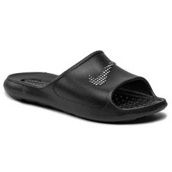 Klapki Nike. Czarne klapki Nike, bez wzorów, sportowe, bez obcasa, bez zapięcia. Za 119.99 zł.