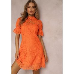 Pomarańczowa Sukienka Aeryse. Brązowe sukienki Renee, m, z aplikacjami, z koronki, bez kołnierzyka, bez ramiączek, mini. W wyprzedaży za 127.99 zł.