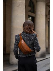 Victor & Hugo Paris Skórzana saszetka "Isla" w kolorze karmelowym - 40 x 15 x 3 cm rozmiar: onesize. Brązowe nerki i saszetki Victor & Hugo Paris, bez wzorów, z materiału, sportowe, bez dodatków. Za 259.74 zł.