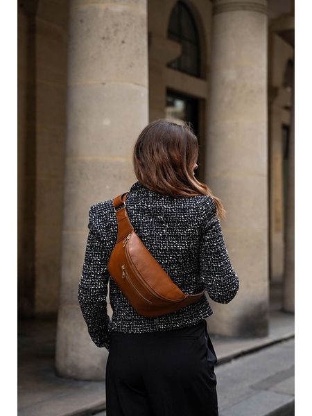 Victor & Hugo Paris Skórzana saszetka "Isla" w kolorze karmelowym - 40 x 15 x 3 cm rozmiar: onesize. Brązowe nerki i saszetki Victor & Hugo Paris, bez wzorów, z materiału, sportowe, bez dodatków. Za 259.74 zł.