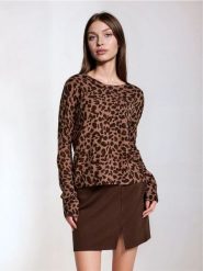 Wzorzysty sweter z okrągłym dekoltem - wielobarwny. Swetry Sinsay, l, bez wzorów, bez ramiączek. Za 39.99 zł.