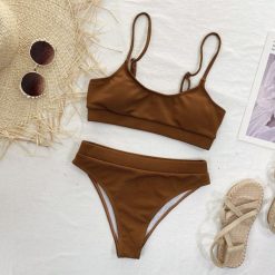 Strój kąpielowy dwuczęściowy sportowy na plażę i basen Miryam. Niebieskie bikini Intica, bez wzorów, sportowe. Za 139.00 zł.