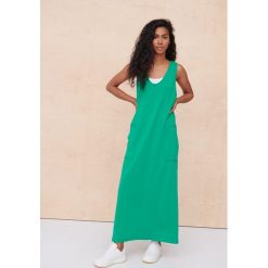 Sukienka Słicz BS Emerald. Brązowe sukienki blue shadow, na co dzień, m, bez wzorów, z bawełny, bez kołnierzyka, bez ramiączek, proste. W wyprzedaży za 139.95 zł.